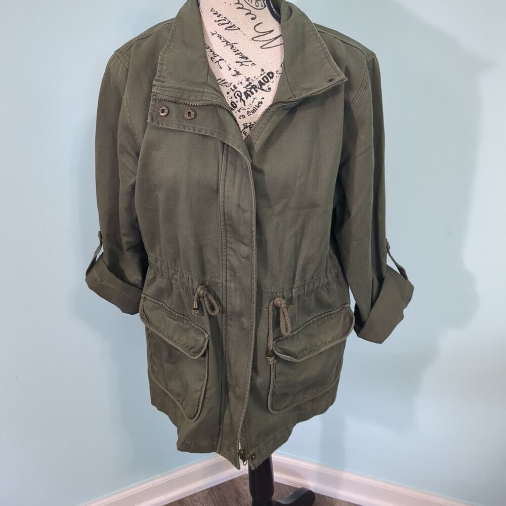 Skies are blue Women’s Army Green Utility Cargo Jacket medium